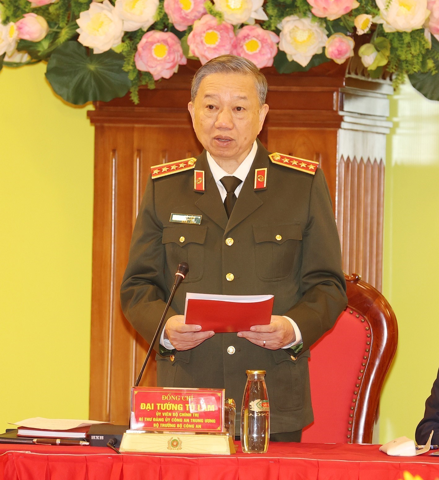 Uỷ viên Bộ Chính trị, Bộ trưởng Bộ Công an Tô Lâm phát biểu tại Hội nghị. Ảnh: Trí Dũng