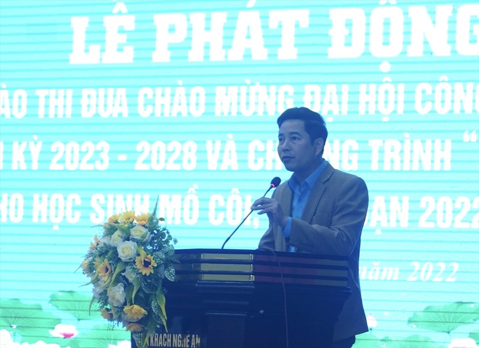 Ông Đặng Văn Hải, Chủ tịch Công đoàn ngành Giáo dục phát biểu khai mạc lễ phát động. Ảnh: Quỳnh Trang