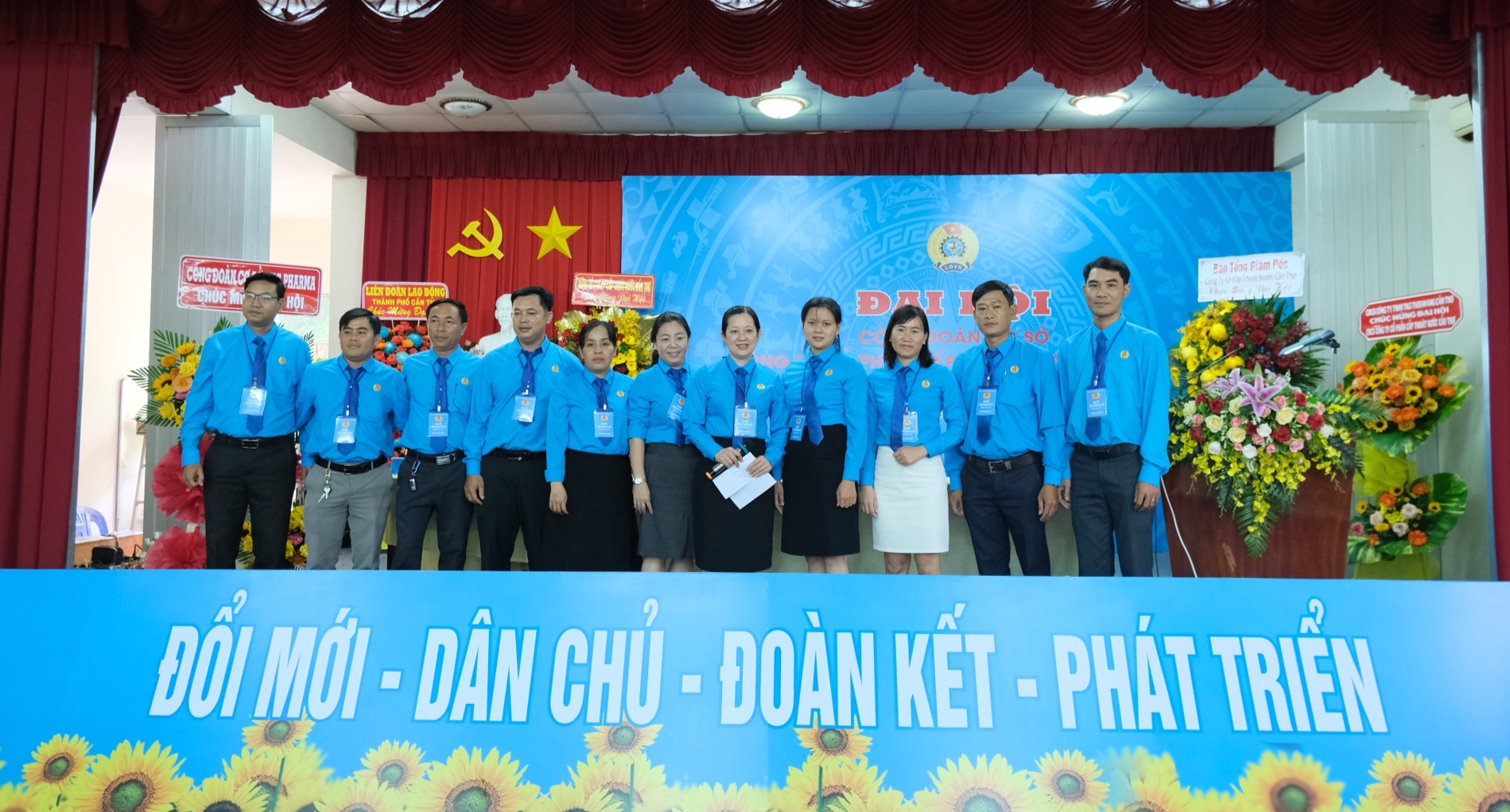 BCH công đoàn nhiệm kỳ 2023-2038 ra mắt đại hội. Ảnh: Phong Linh