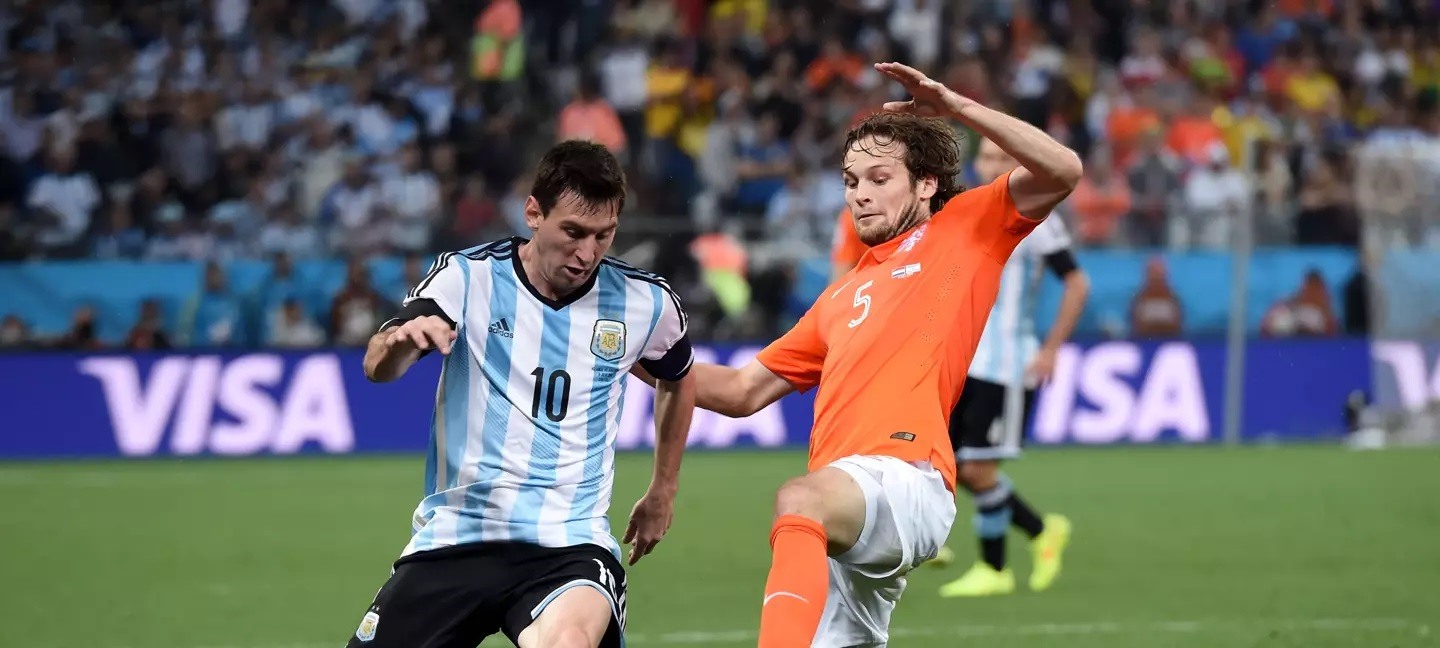 Tuyển Argentina từng vượt qua Hà Lan tại bán kết World Cup 2014 sau những loạt đá luân lưu 11m. Ảnh: FIFA