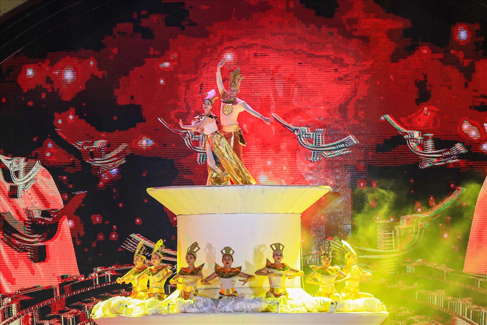 Chương trình biểu diễn nghệ thuật đặc sắc tại Lễ khai mạc Đại hội Thể thao toàn quốc 2022. Ảnh: Minh Dân