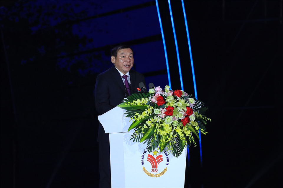 Bô trưởng Bộ Văn hoá Thể thao và Du lịch Nguyễn Văn Hùng phát biểu tại Lễ khai mạc Đại hội Thể thao toàn quốc 2022. Ảnh: Minh Dân