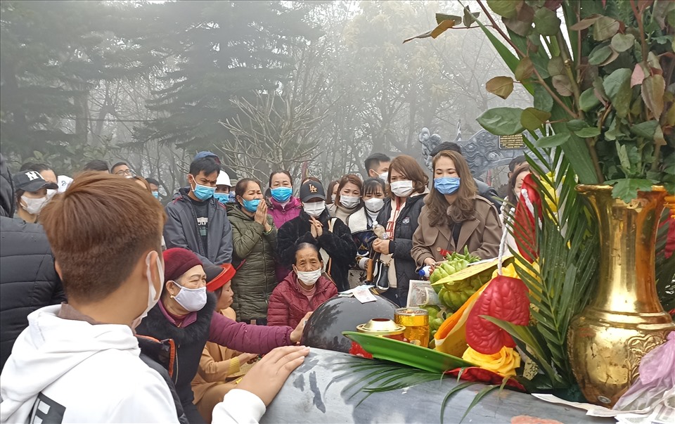 Trên dãy ngàn Nưa có một huyệt khí thiêng, đây được coi là nơi năng lượng vũ trụ của Trời và Đất giao hòa, cũng là một trong những “huyệt đạo” quan trọng nhất của nước Việt Nam. Theo các nhà phong thủy, Am Tiên được xem là một trong 4 huyệt đạo lớn của quốc gia, ngoài Tam Đảo (Vĩnh Phúc), Yên Tử (Quảng Ninh), núi Bà Đen (Tây Ninh).