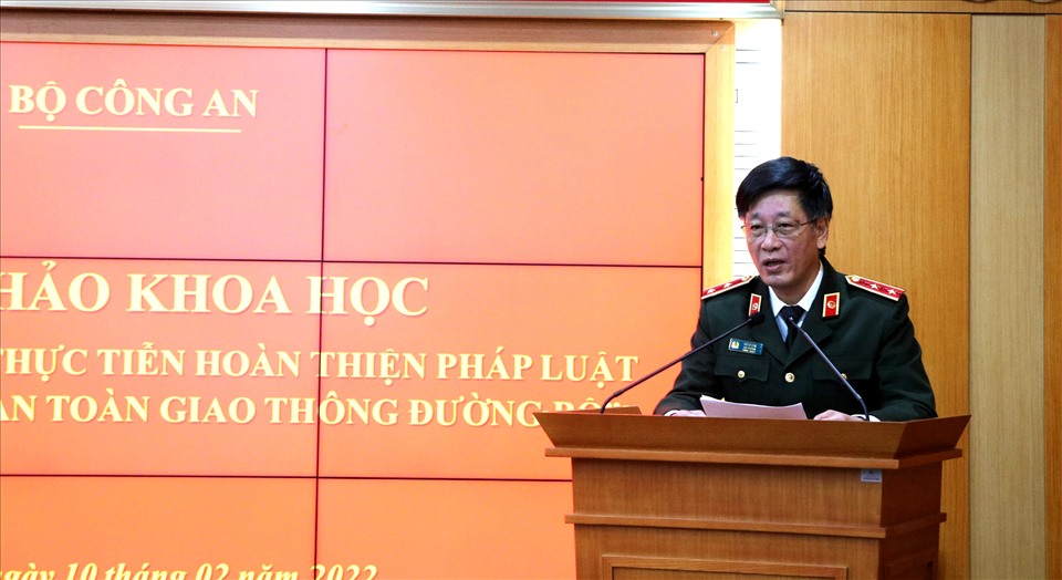 Trung tướng Đỗ Lê Chi phát biểu đề dẫn hội thảo. Ảnh: PV