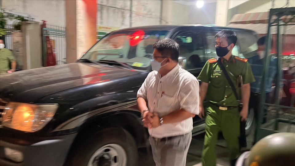 Ông Ngô Hiếu Toàn, Phó Giám đốc Sở Tài chính tỉnh Bình Thuận lúc bị bắt. Ảnh: DT