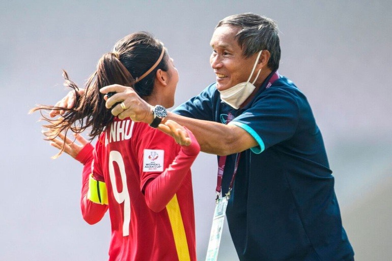 HLV Mai Đức Chung là người am hiểu và tận tâm với bóng đá nữ Việt Nam. Ảnh: AFC