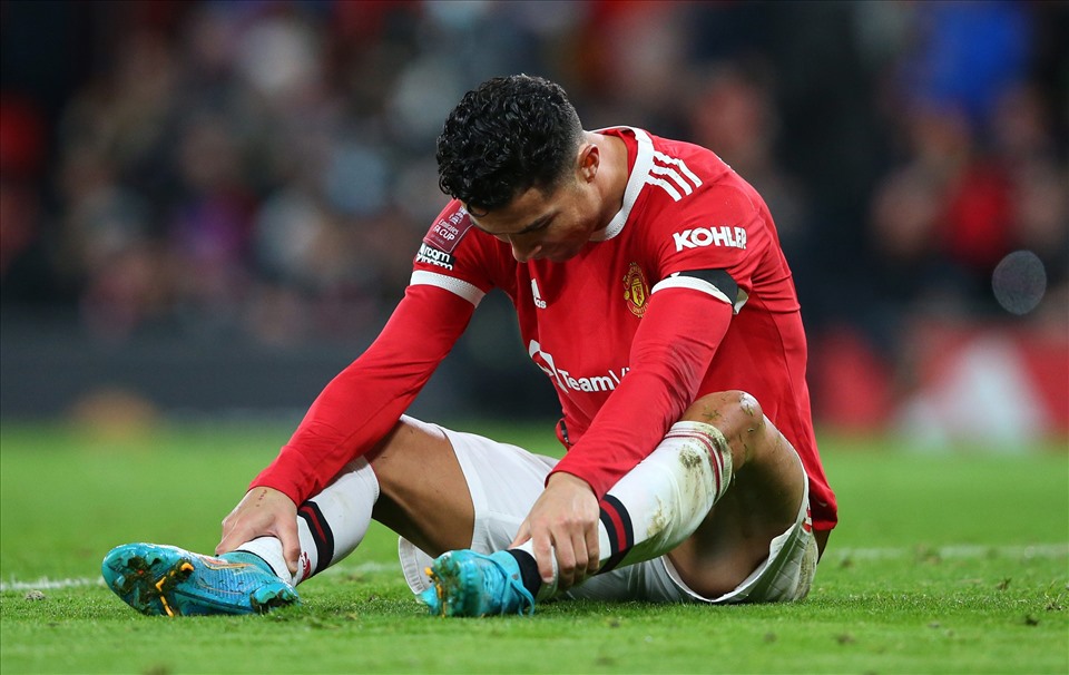 Ronaldo và các đồng đội không thể thoát khỏi vũng lầy. Ảnh: AFP