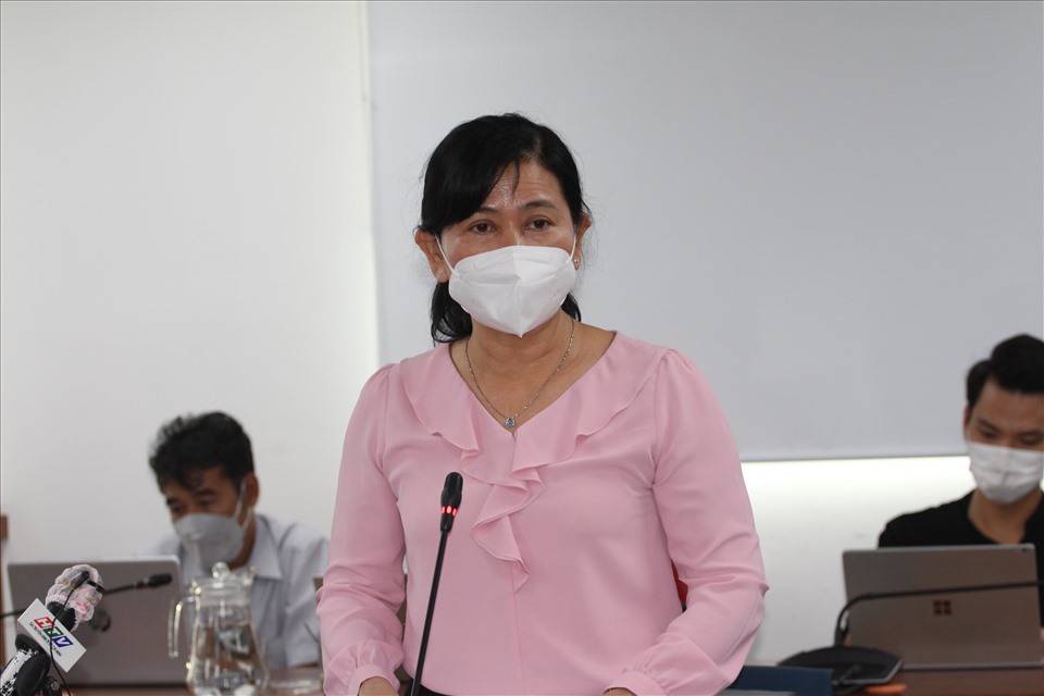 Bà Nguyễn Thị Huỳnh Mai - Chánh văn phòng Sở Y tế TPHCM thông tin vể dịch bệnh COVID-19 tại TPHCM. Ảnh: Thành Nhân