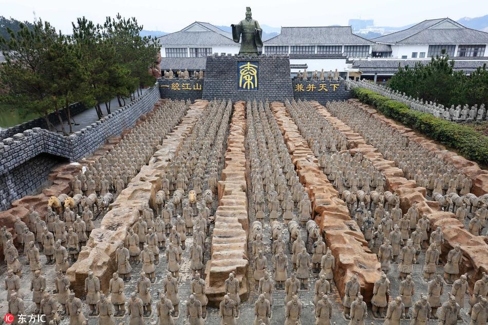 Đội quân đất nung ở khu lăng mộ Tần Thuỷ Hoàng. Ảnh: Wiki
