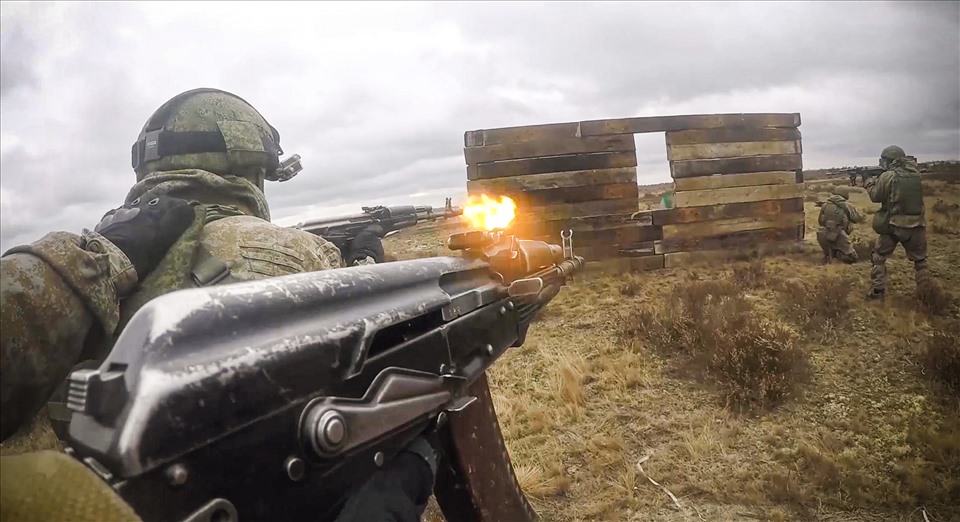 Thủy quân lục chiến Nga trong cuộc tập trận chung của các lực lượng vũ trang Nga và Belarus tại một trường bắn gần Brest. Ảnh: AFP
