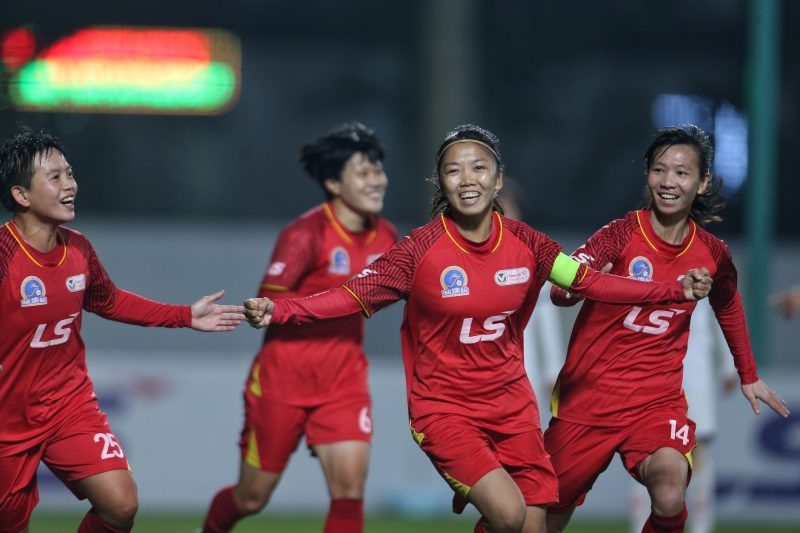 Ở hạng mục QBV nữ, Huỳnh Như là ứng viên sáng nhất. Nhiều khả năng, cô sẽ được vinh danh cùng với Hoàng Đức cho 2 giải thưởng cá nhân danh giá nhất bóng đá Việt Nam. Ảnh: VFF