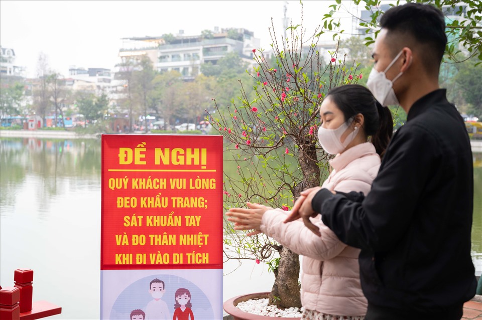 Tại tất cả các điểm di tích yêu cầu quét mã QR thực hiện quản lý người ra, vào và khai báo y tế theo quy định.