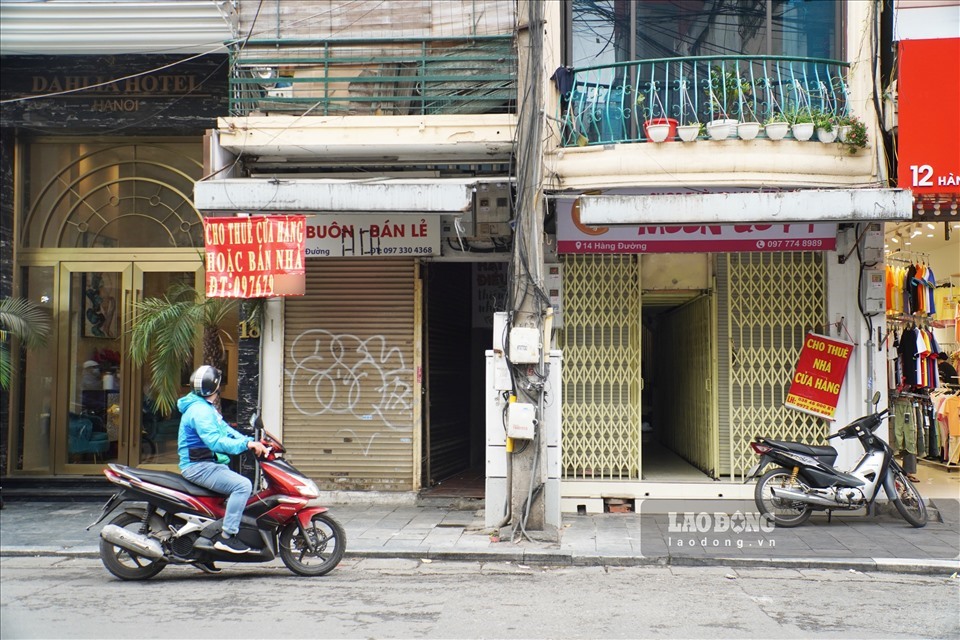 Nhiều đơn vị kinh doanh tại Hà Nội trả mặt bằng khi lượng khác du lịch dần vắng bóng do dịch COVID-19.