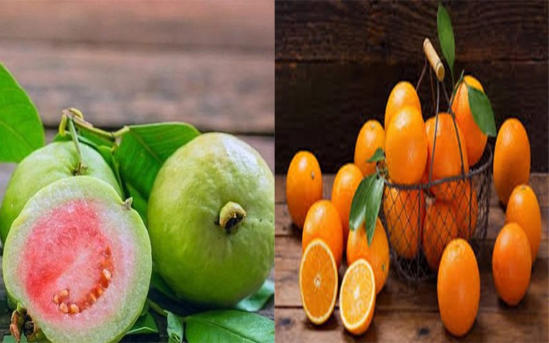 Vitamin C: Vitamin C tăng cường sức mạnh của nướu và giúp chống lại sự tấn công của vi khuẩn. Sự thiếu hụt vitamin C dẫn đến viêm và chảy máu chân răng. Một số nguồn cung cấp vitamin C như quả mọng, dưa, ổi, ớt đỏ và trái cây họ cam quýt.