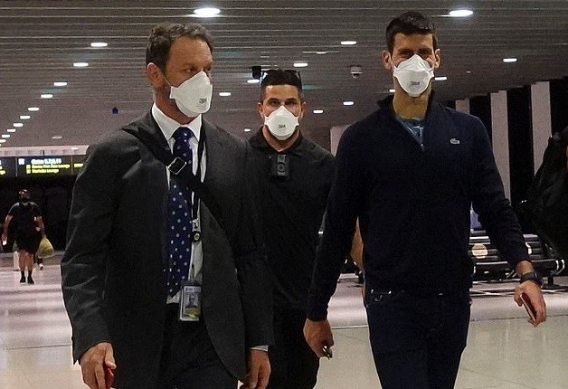 Djokovic bị trục xuất khỏi Australia sau khi visa bị hủy bỏ. Ảnh: Daily Mail