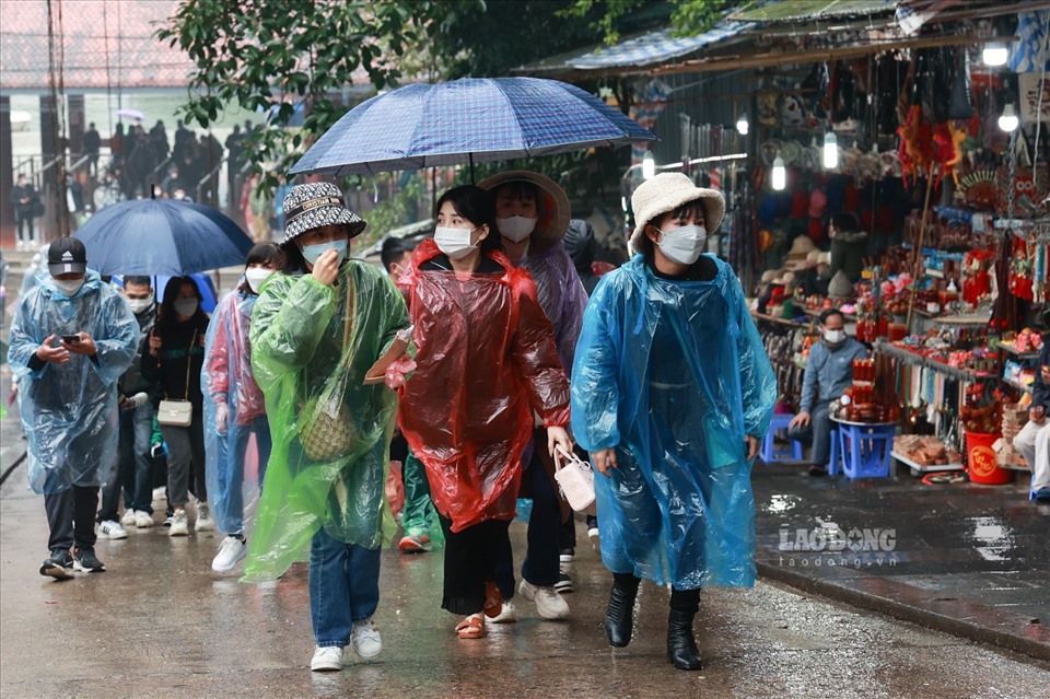 Mọi công tác chuẩn bị để phòng chống COVID-19, đảm bảo an toàn thực phẩm, vệ sinh môi trường tại chùa Hương đều được thực hiện nghiêm chỉnh.