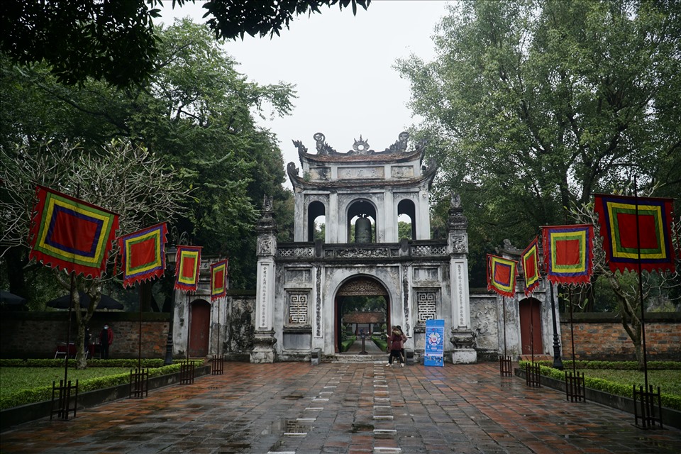 Sau một thời gian dài đóng cửa để phòng, chống dịch COVID-19, Hà Nội đã cho phép các di tích mở cửa trở lại, đón khách trong dịp đầu năm mới Nhâm Dần.