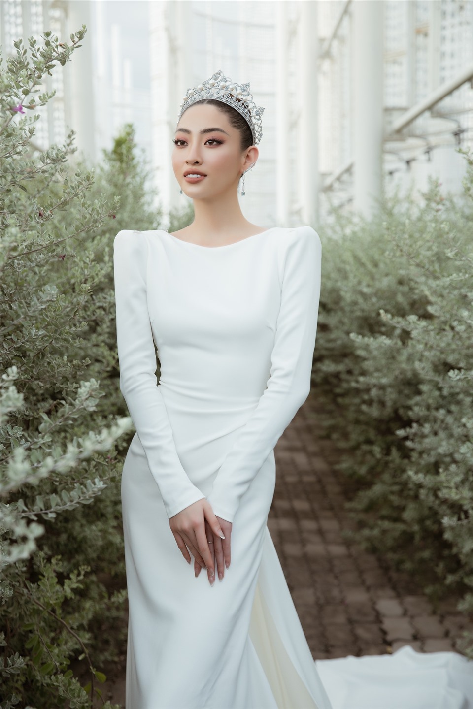 Suốt 2 năm nhiệm kỳ, Lương Thùy Linh là cái tên nổi bật ở nhiều lĩnh vực khác nhau. Cô không chỉ ghi dấu tại đấu trường nhan sắc Miss World 2019 với thành tích top 12 mà còn sở hữu nhiều thành tích ấn tượng khác nhờ sự thông minh, ứng biến khôn khéo của mình.