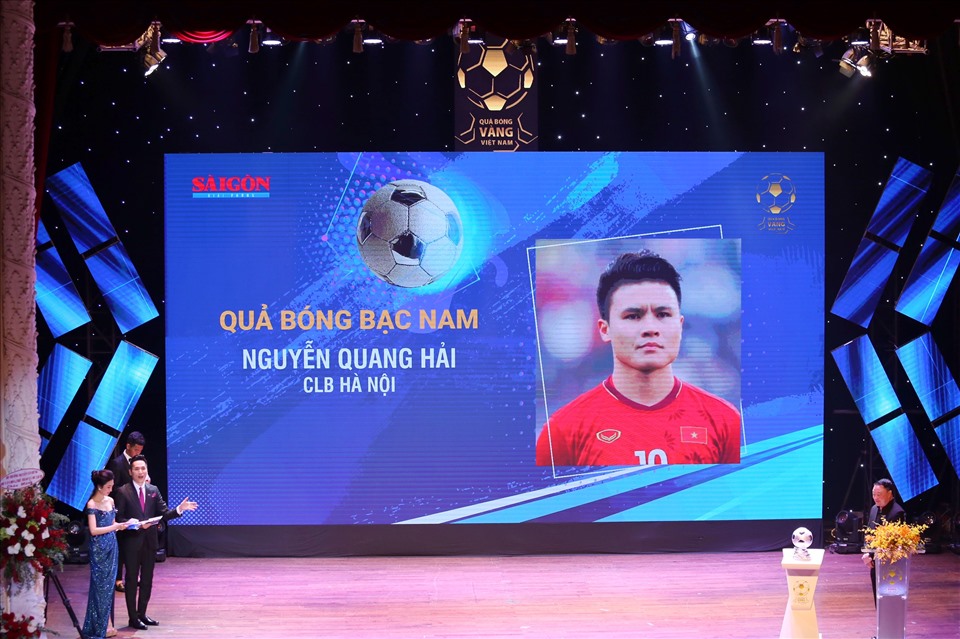 Tiền vệ của câu lạc bộ Hà Nội Nguyễn Quang Hải được vinh danh ở danh hiệu Quả bóng bạc. Do vấn đề sức khoẻ nên Quang Hải không xuất hiện ở đêm trao giải.