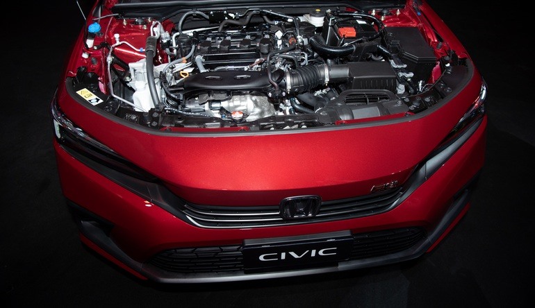 Tất cả các phiên bản của Civic 2022 đều được trang bị động cơ tăng áp 1.5L VTEC Turbo, sản sinh công suất cực đại 176 mã lực tại vòng tua 6.000 vòng/phút và mô-men xoắn cực đại lên đến 240 Nm tại dải vòng tua 1.700-4.500 vòng/phút, cao hơn so với thế hệ trước.