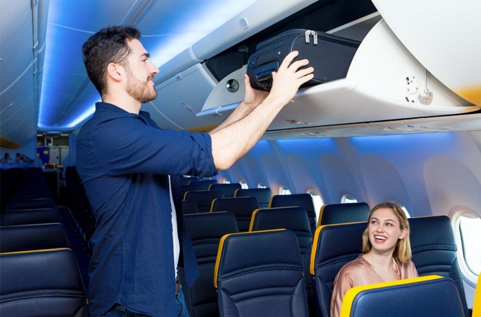 Cần xem xét mức độ quan trọng của các hành lí mà bạn mang lên máy bay.