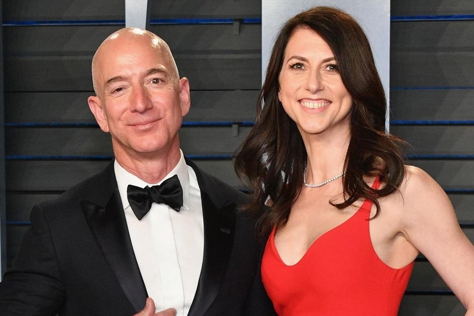 Bà MacKenzie Scott trở thành một trong những người phụ nữ giàu nhất thế giới sau khi ly hôn Jeff Bezos. Ảnh: AFP/Getty