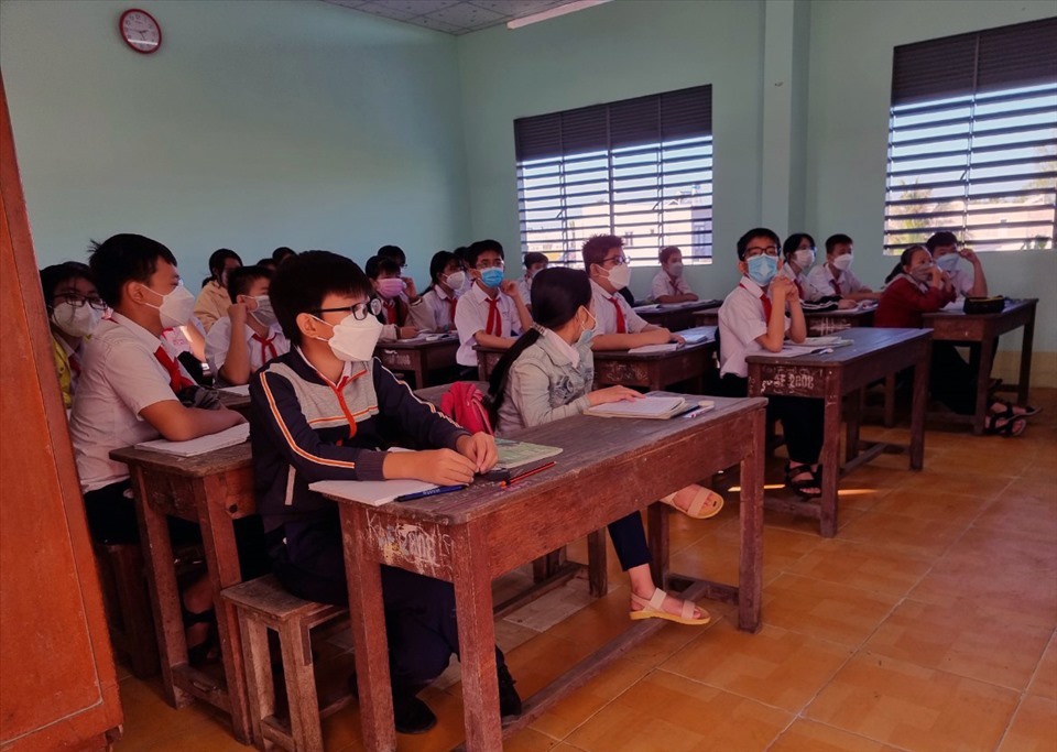 Học sinh học trực tiếp tại cơ sở giáo dục trên địa bàn TP. Long Xuyên. Ảnh: KA