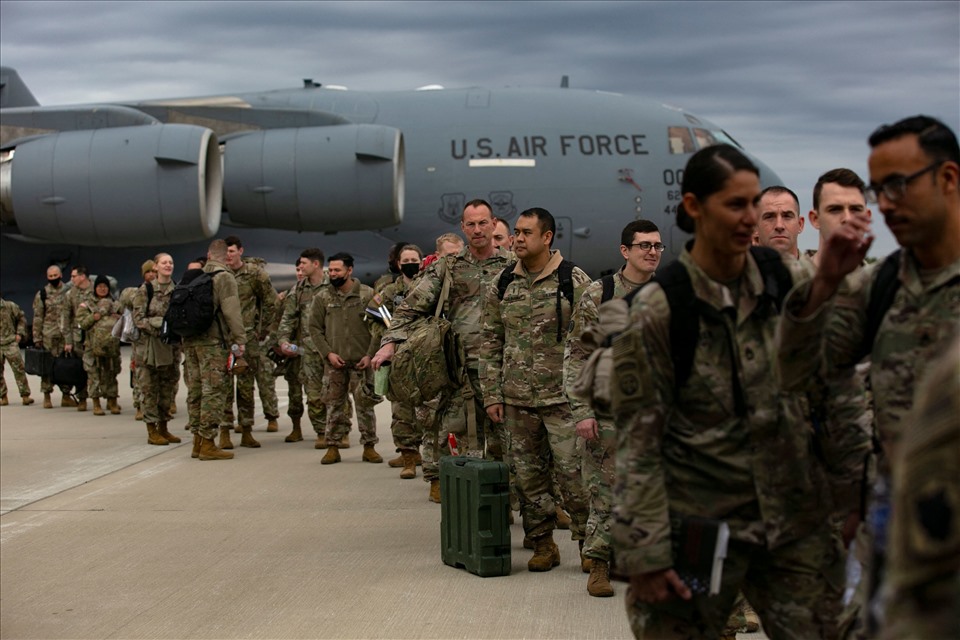 Mỹ triển khai thêm quân đến Đông Âu ngày 3.2.2022. Ảnh: AFP