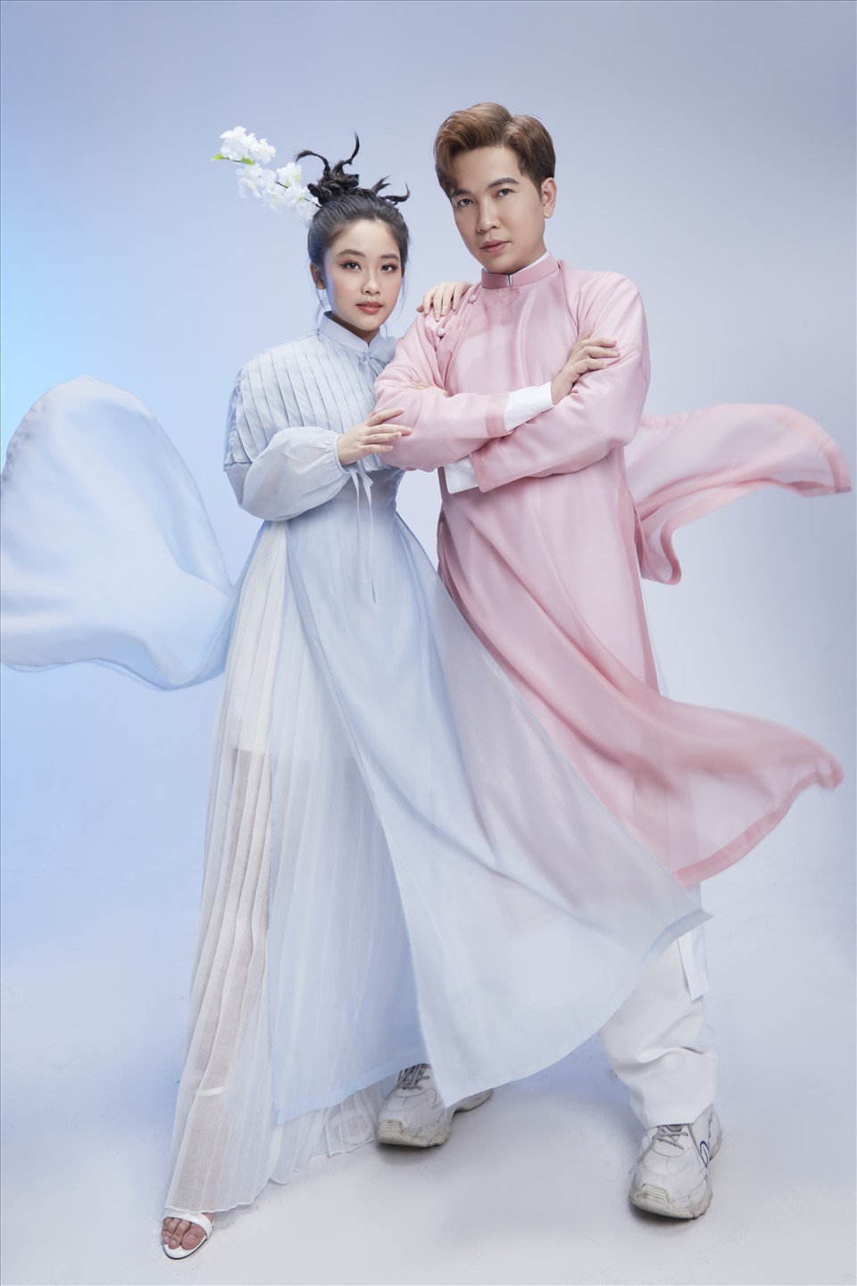 Cũng trong bộ ảnh đầu năm, Ivan Trần cũng bật mí về show thời trang Ivan 7 sẽ được tổ chức trong năm 2022. Đặc biệt, trong thời gian sắp tới đây, một bộ sưu tập mới của anh cũng sẽ được trình diễn tại một show thời trang ở nước ngoài.  Ảnh: Dương Nguyễn.