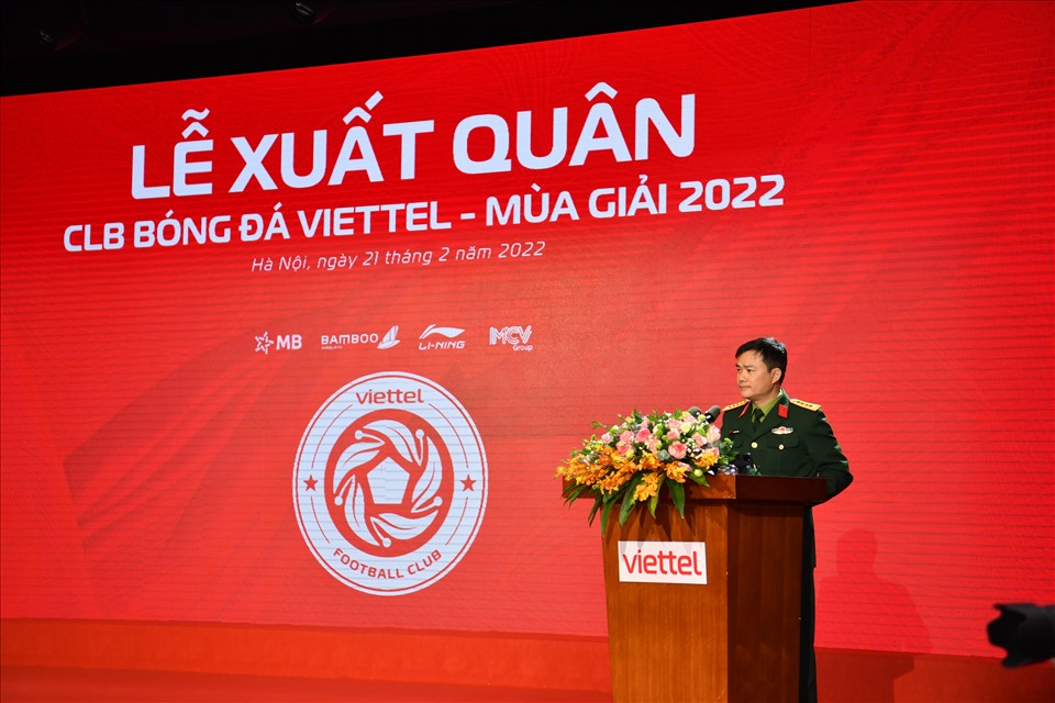 Đại tá Tào Đức Thắng giao nhiệm vụ cho câu lạc bộ Viettel trước thềm mùa giải 2022. Ảnh: Viettel FC