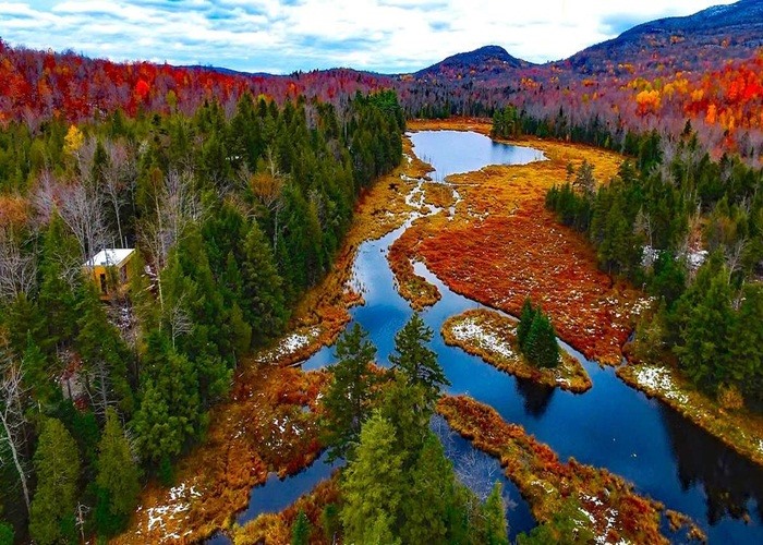 Thiên nhiên tại Canada đẹp như tranh vào mùa thu.