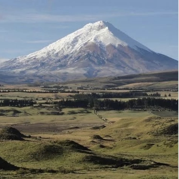 Núi lửa Cotopaxi, Ecuador. Ảnh: The Travel