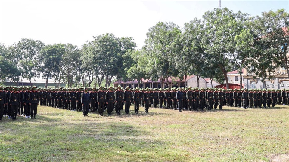 Chiến sĩ mới năm 2022 Công an 4 tỉnh, thành phố tham dự lễ khai giảng tại trụ sở Trung đoàn Cảnh sát cơ động Tây Nam Bộ.