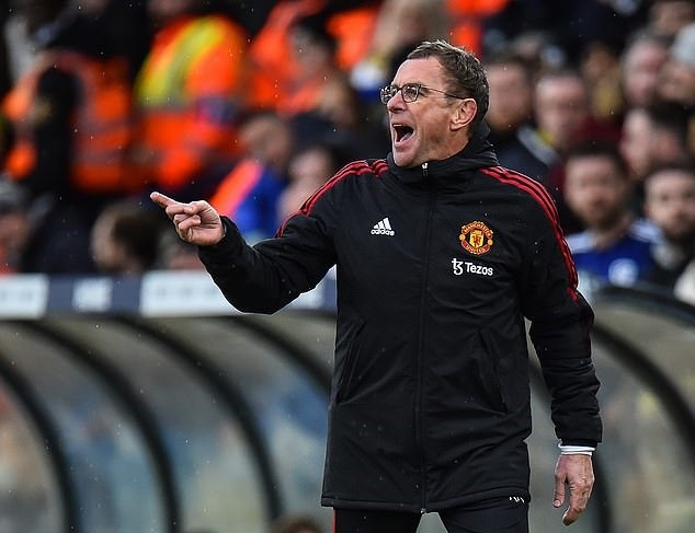 Rangnick sẽ sớm biết được cái tên sẽ thay thế ông. Ảnh: AFP
