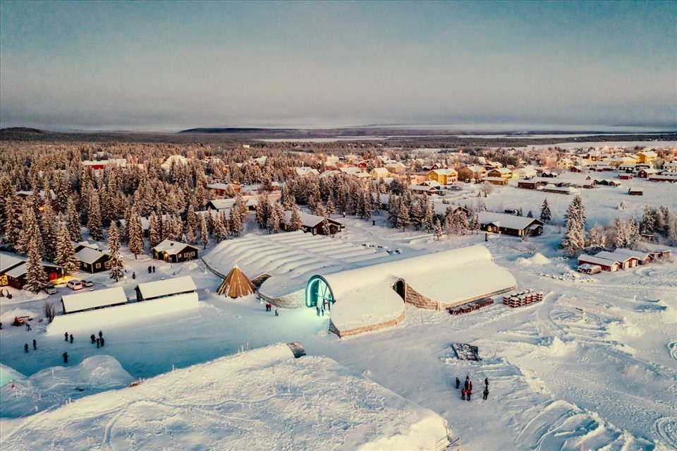 Khu khách sạn băng nhìn từ trên cao (ảnh: Visit Sweden)