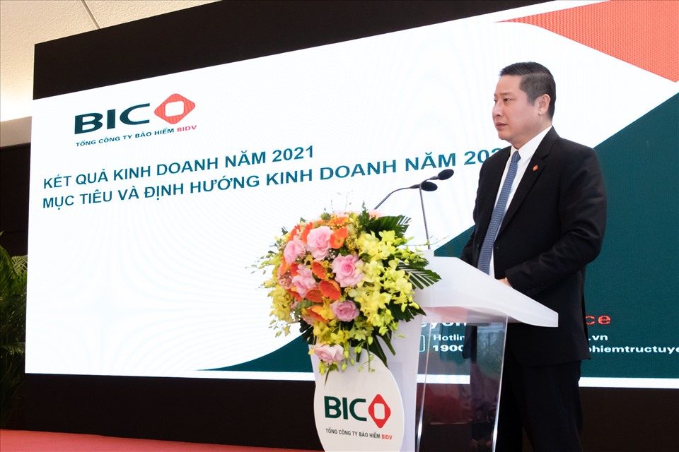 Ông Trần Hoài An báo cáo kết quả kinh doanh năm 2021