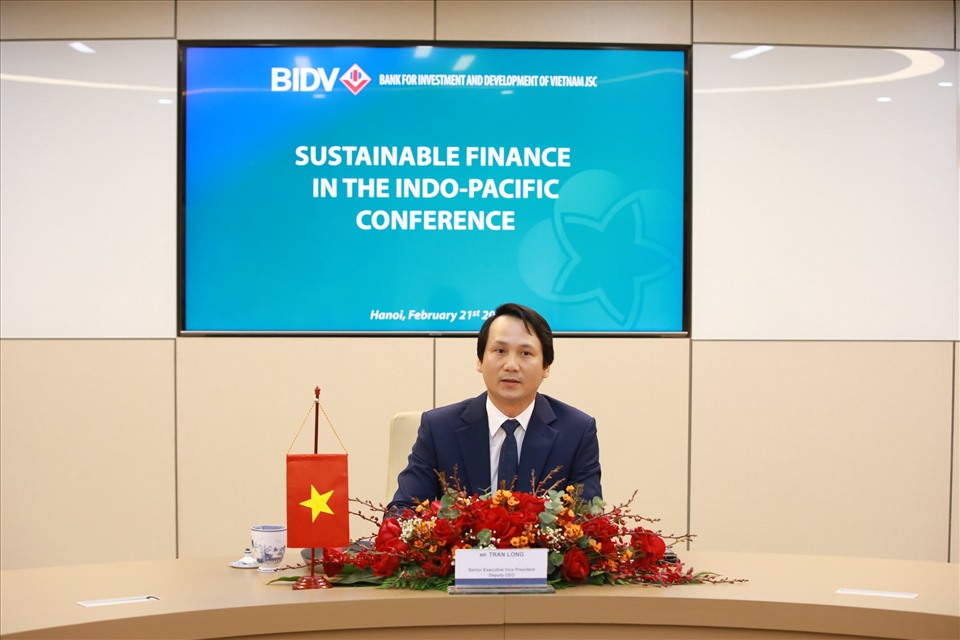 Ông Trần Long, Phó Tổng Giám đốc BIDV đại diện ngân hàng phát biểu ý kiến tại Diễn đàn.