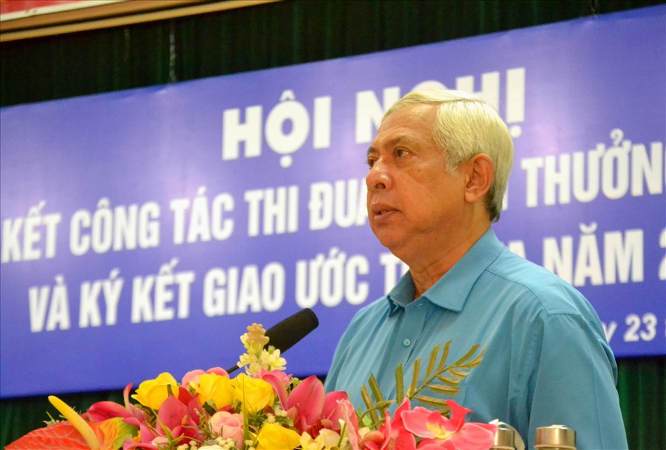 Chủ tịch LĐLĐ tỉnh An Giang Nguyễn Thiện Phú nhấn mạnh: Năm 2022 ưu tiên khen thưởng lao động trực tiếp. Ảnh: LT