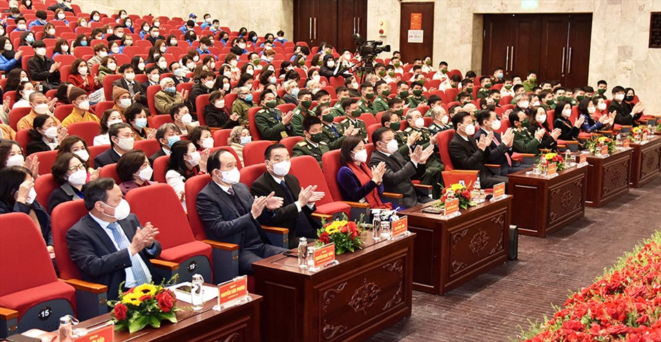 Các lãnh đạo Trung ương và thành phố Hà Nội dự lễ kỷ niệm 120 năm ngày sinh nhà cách mạng Nguyễn Phong Sắc.