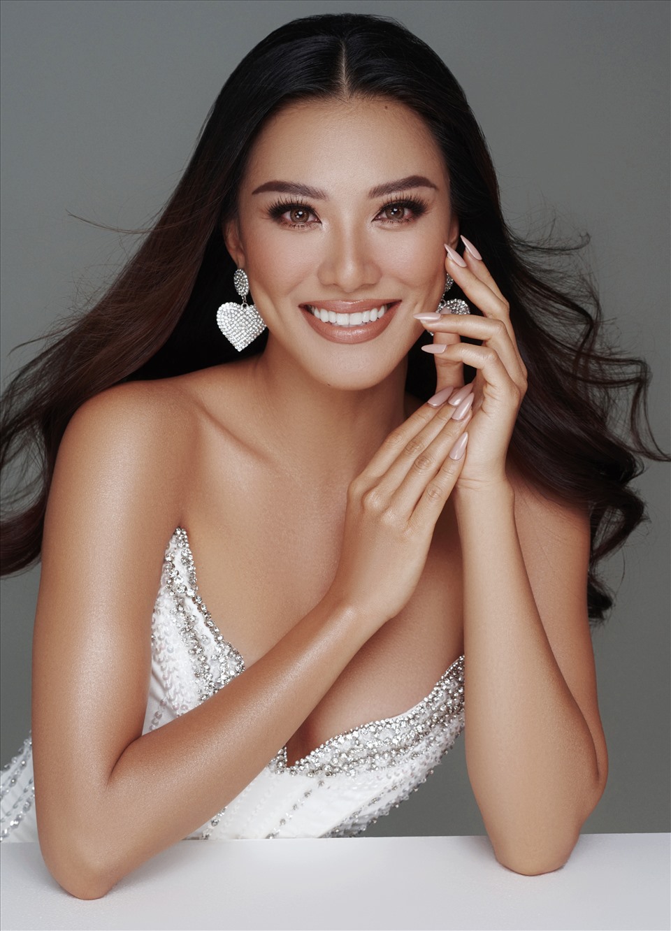 Vừa qua trong chương trình công bố tái khởi động Hoa hậu Hoàn vũ Việt Nam 2022 vừa qua, Á hậu Kim Duyên chính thức được công bố và trao quyền Đại diện Việt Nam tham gia Miss Supranational 2022.