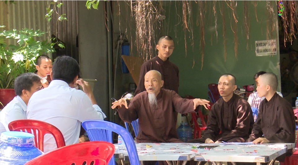 Ông Lê Tùng Vân bị khởi tố và cấm đi khỏi nơi cư trú.