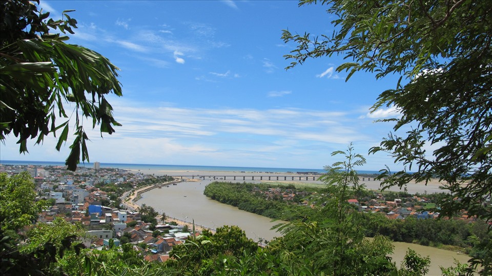 Sông Ba nhìn từ núi Nhạn.