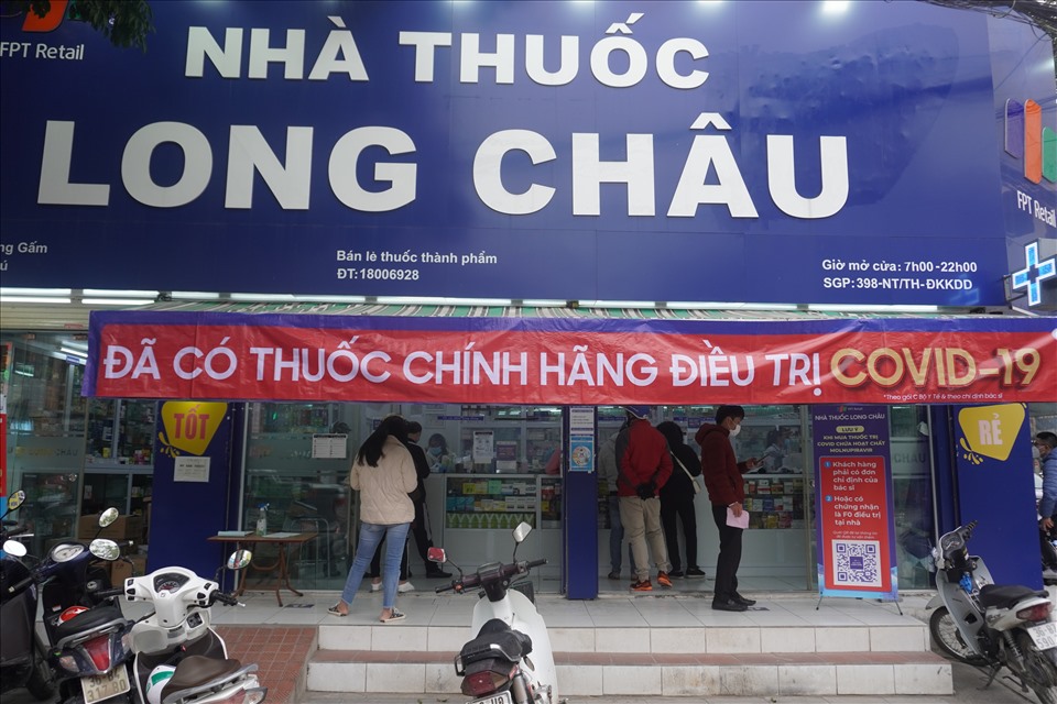 Nhà thuốc Long Châu (trên đường Trần Phú, TP.Thanh Hóa). Ảnh: Q.D