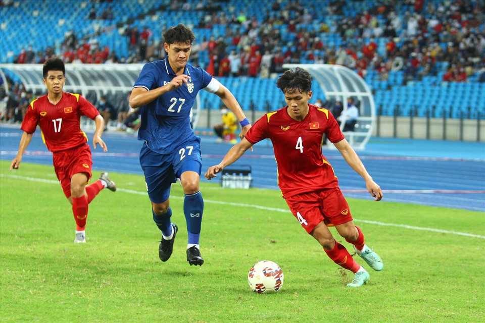 Bảo Toàn (phải) ghi bàn duy nhất cho U23 Việt Nam trong trận chung kết. Ảnh: T.V