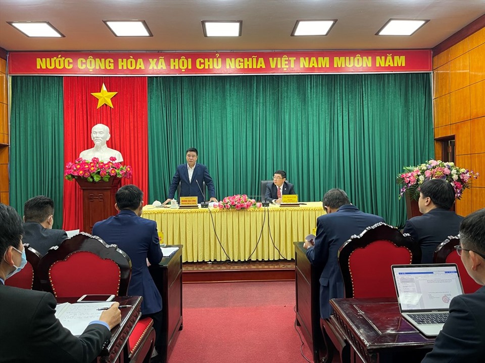 Phó Chủ tịch Thường trực UBND tỉnh Hà Giang Hoàng Gia Long kết luận tại cuộc họp. Ảnh: Mai Phương