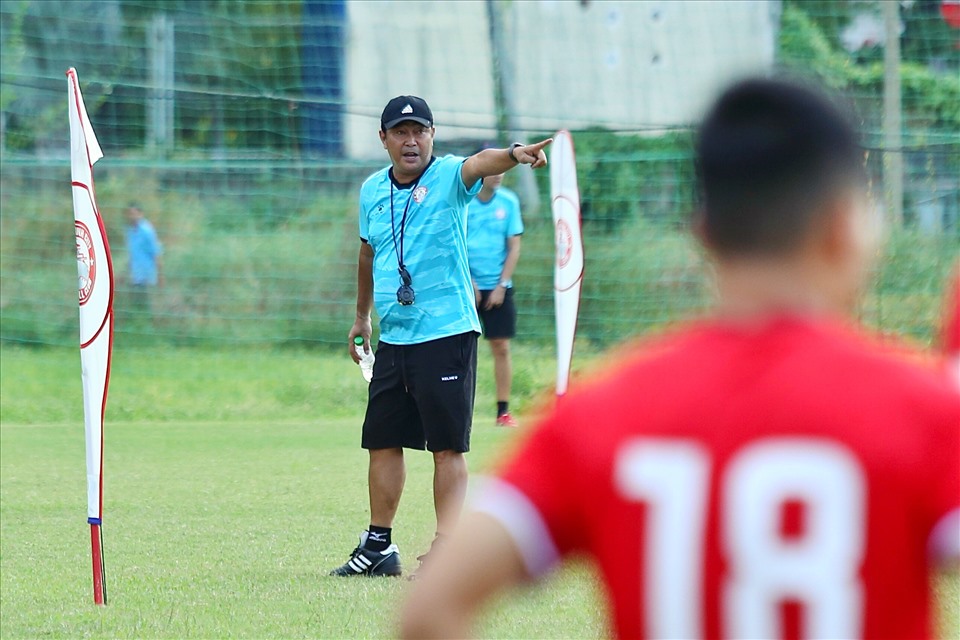 Chiều tối ngày 28.2, câu lạc bộ TPHCM có buổi tập cuối cùng trước khi lên đường di chuyển đến Đà Nẵng đá trận đầu tiên ở V.League 2022. Đoàn quân của huấn luyện viên Trần Minh Chiến không thi đấu ở vòng đầu tiên.