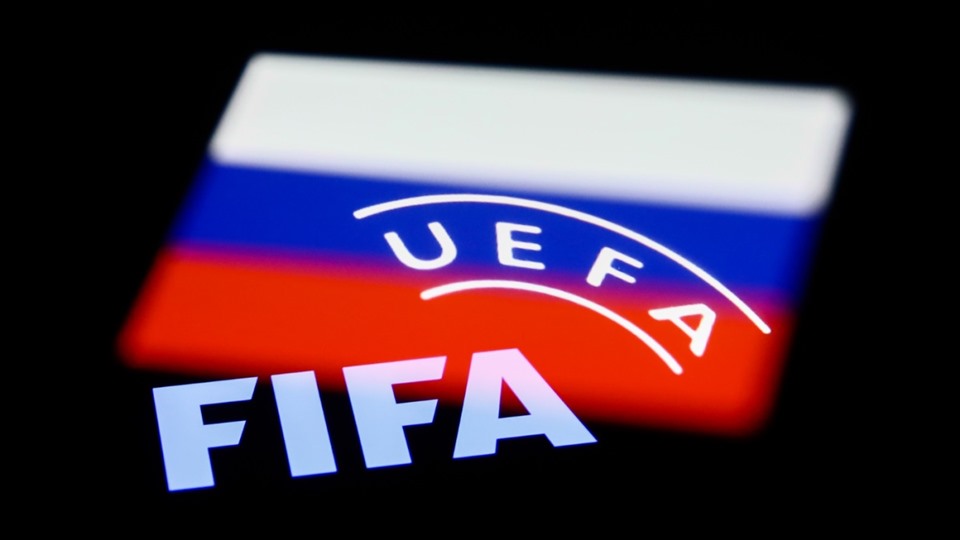 FIFA và UEFA cùng góp phần tạo nên áp lực lớn với bóng đá cũng như thể thao Nga. Ảnh: NYPost