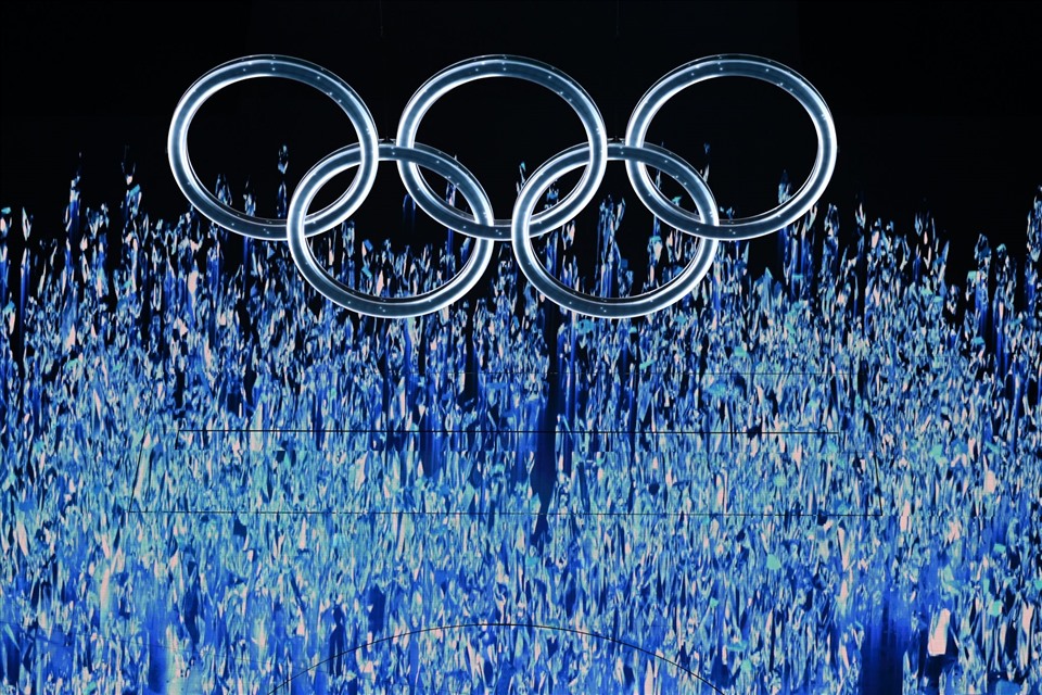 Vòng tròn Olympic trong lễ khai mạc Olympic Bắc Kinh 2022 tại sân vận động Tổ chim. Ảnh: AFP