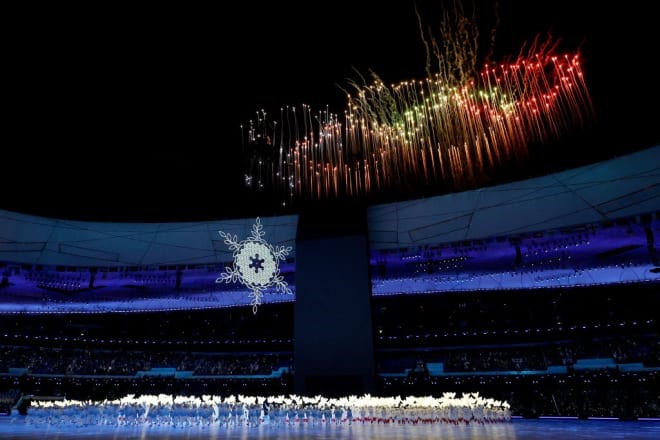 Vạc lửa Olympic Bắc Kinh 2022 được thắp sáng. Ảnh: Website Olympic