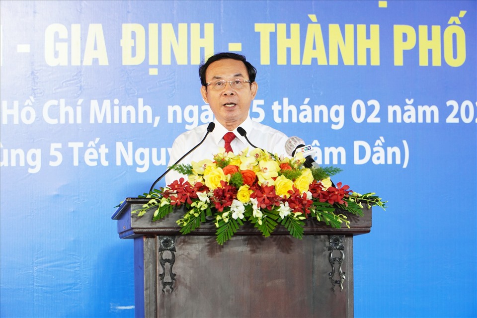 Bí thư Thành ủy TP Hồ Chí Minh Nguyễn Văn Nên phát biểu tại buổi Họp mặt.